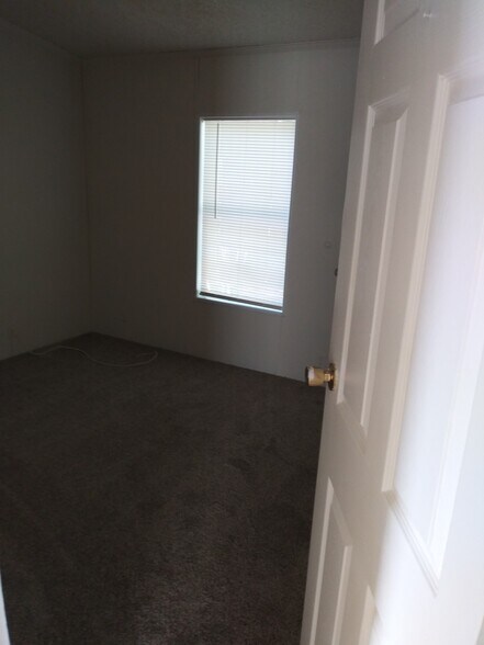 Building Photo - 20323 Mountaindale Dr