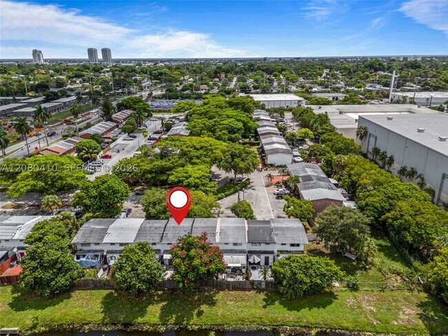 Building Photo - 3609 Townhouse Ct