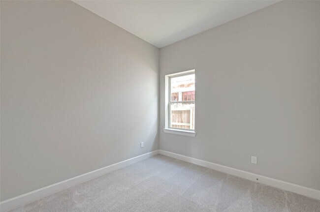 Building Photo - 23814 Pullin Market Dr