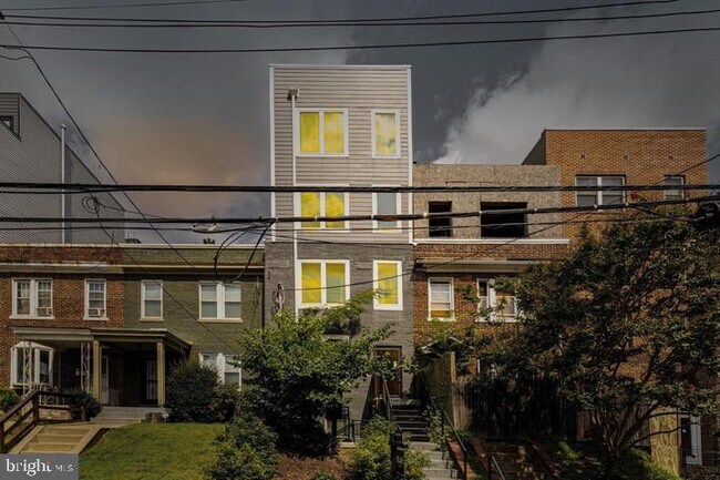 Building Photo - 525 Kennedy St NW