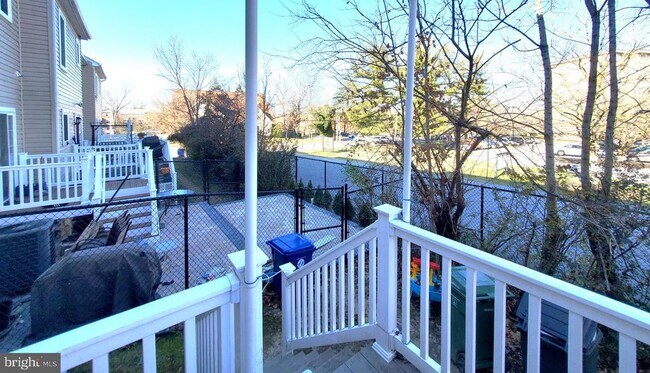 Building Photo - 3709 Fords Ln