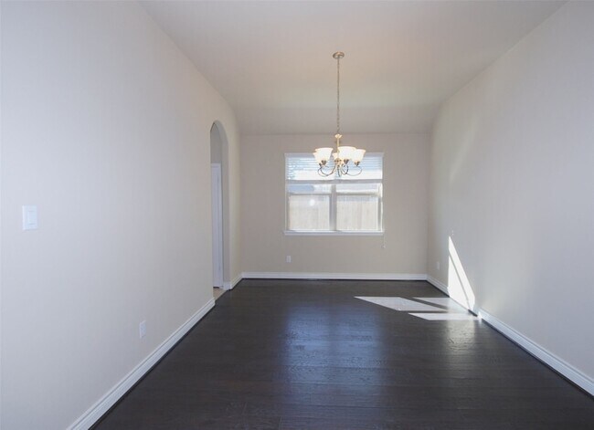 Building Photo - 5607 S Denham Ridge Ln