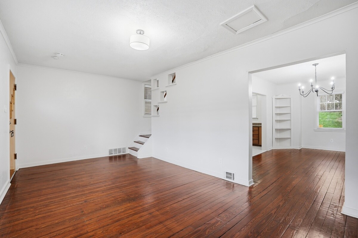 Building Photo - 107 Catskill Ave