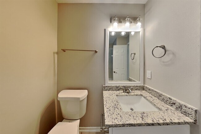 Building Photo - 17610 Bryce Manor Ln