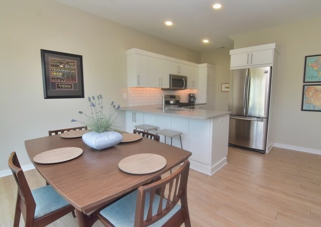 Building Photo - 3 Crosby Park Dr