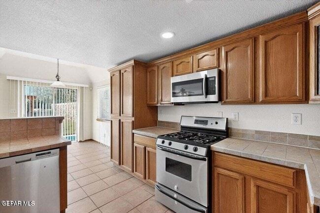 Building Photo - 856 Marimba Dr