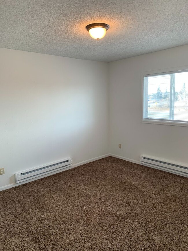 Interior Photo - KingArthur4961 (KC-AM)