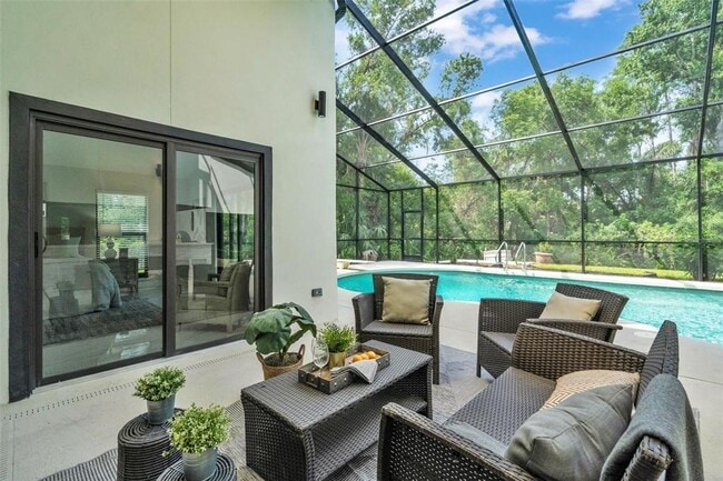 Building Photo - 4520 Pine Hollow Dr