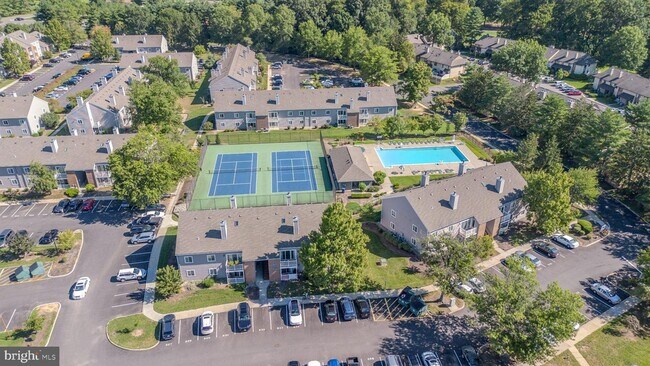 Building Photo - 8304 Tamarron Dr