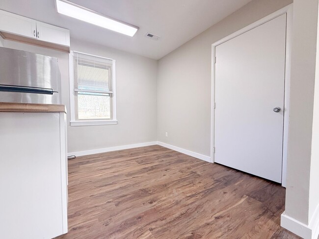 Building Photo - Newly Renovated 3-Bedroom Home with Fenced Backyard and Covered Patio in Cookeville