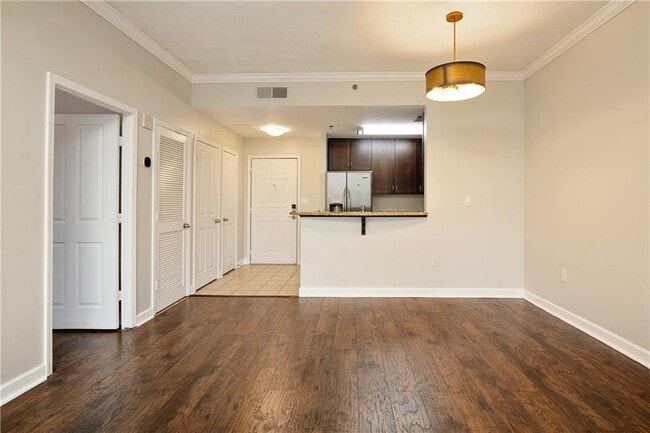 Building Photo - 1101 Juniper St NE