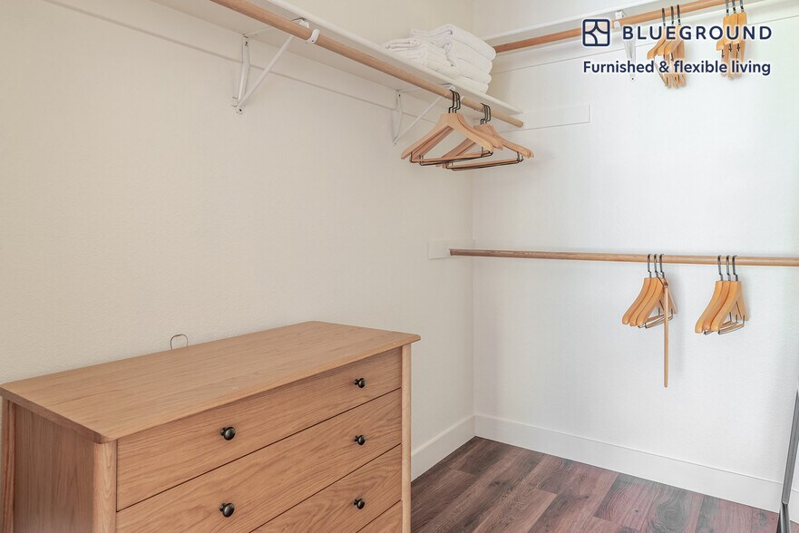 Building Photo - 141 Saratoga Ave