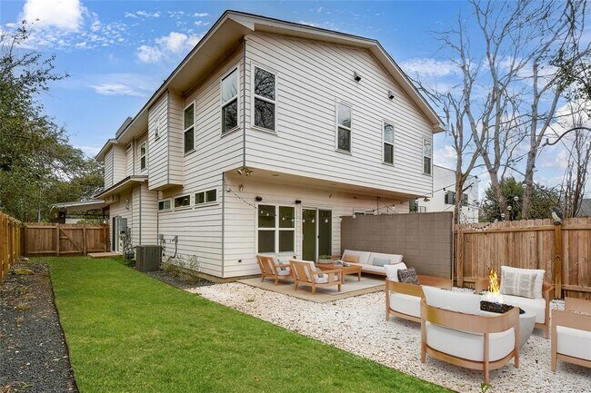 Building Photo - 2503 S 6th St