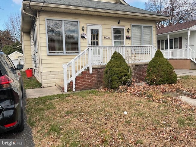 Building Photo - 1917 W High St