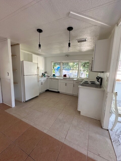 Building Photo - 11367 Redbud Ln