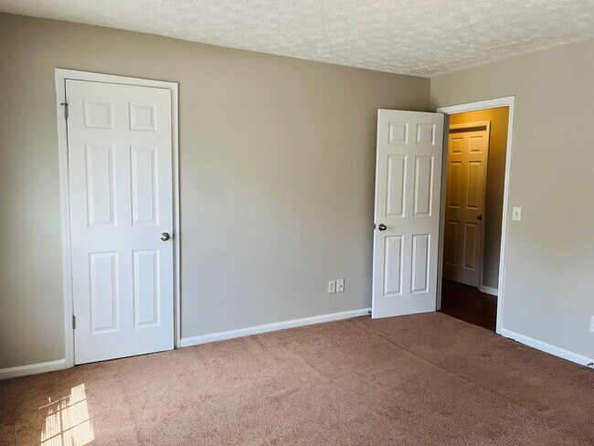 Building Photo - 605 Wilburn Ave