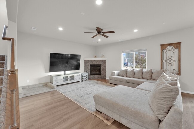 Building Photo - 4371 Prairie Agate Dr