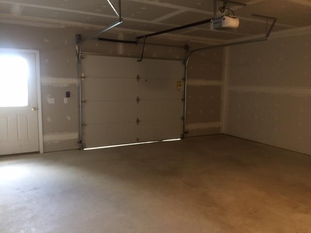 attached 1 car gargage - 16 Acorn Way