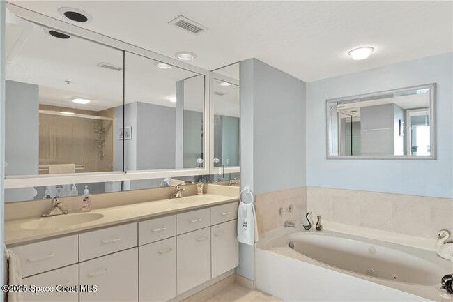 Building Photo - 6061 N River Run Dr