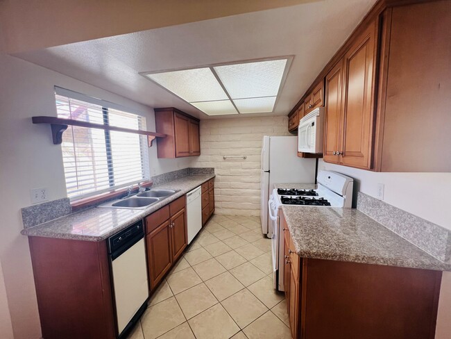 Building Photo - 35615 Pso Circulo E