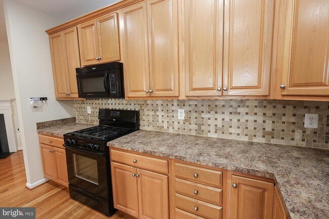 Building Photo - 23305 Hyacinth Ln