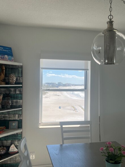 Building Photo - 7000 Beach Plaza