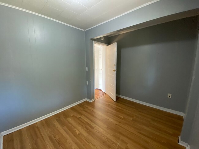 Building Photo - 931 W Lovell St