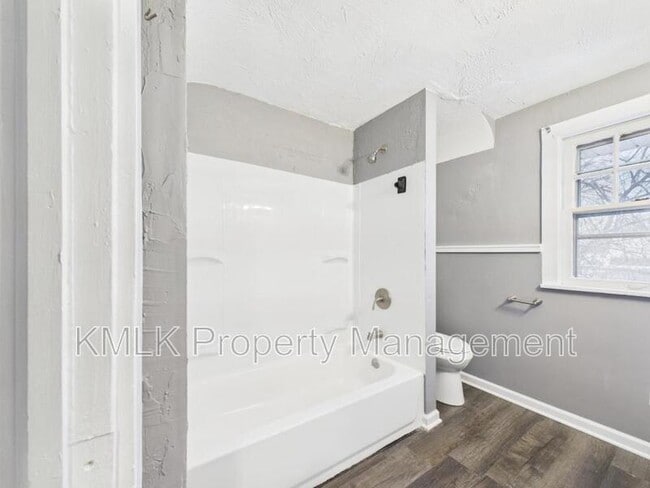 Building Photo - 754 Arcadia Ave