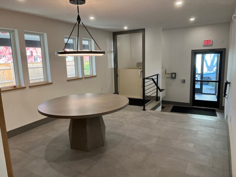 Building Photo - 28 South St