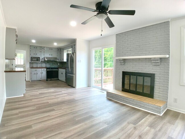 Building Photo - 33 Walker Cir