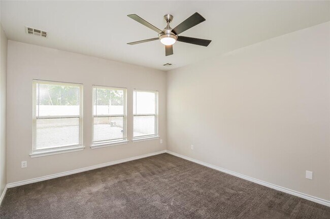 Building Photo - 10416 Westover Ave