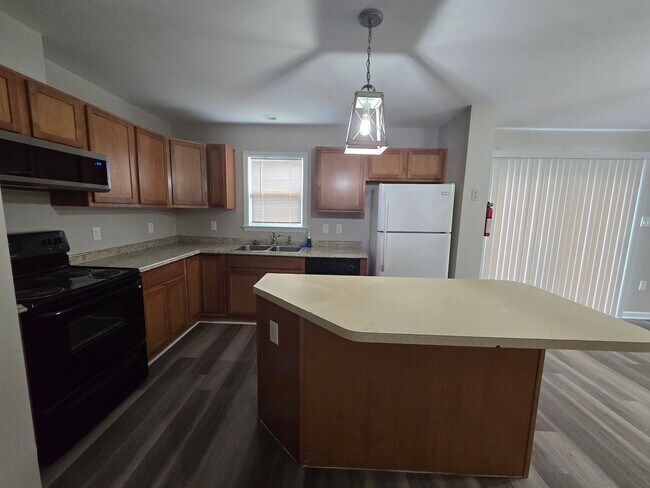 Building Photo - 1216 Superior Pointe Pl