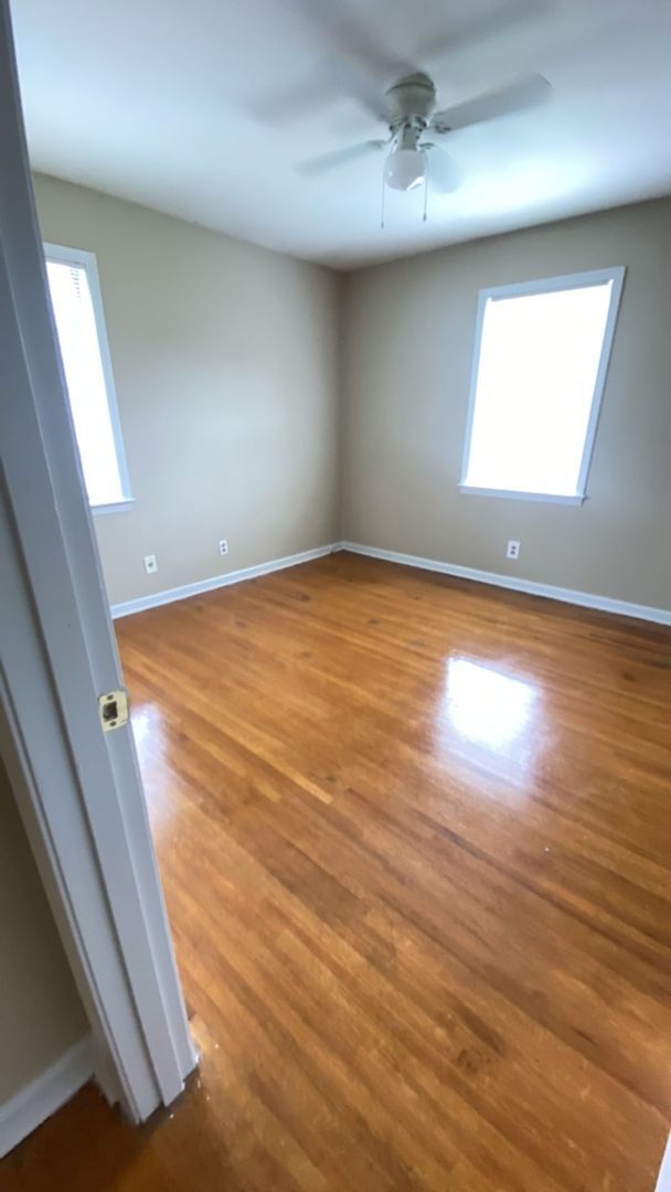 Building Photo - MOVE-IN SPECIAL 1/2 OFF 1ST MONTH'S RENT!!