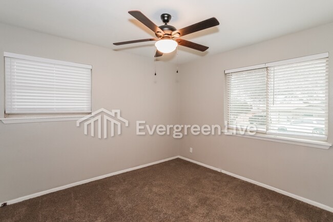 Building Photo - 311 Franklin Dr