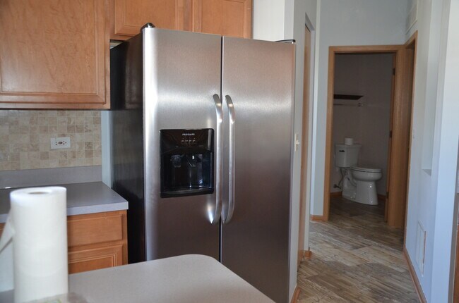 Building Photo - 206 Brompton Ln