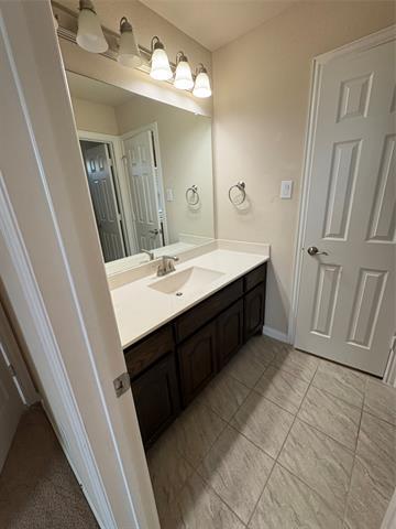 Building Photo - 1221 Hoyt Dr