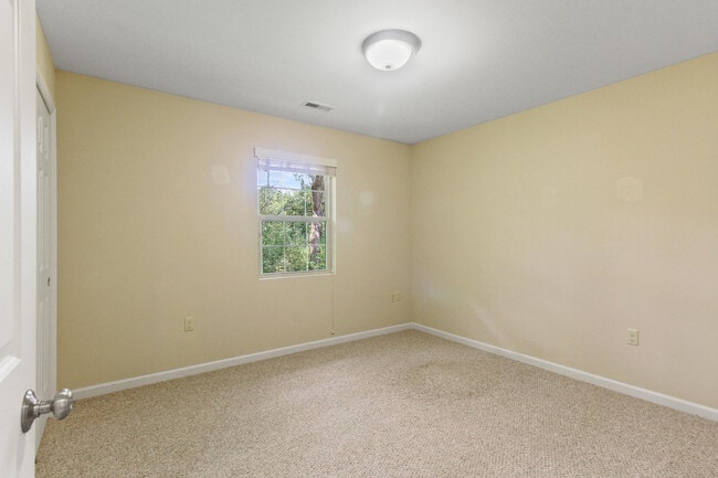 Building Photo - N7439 Mariner Hills Cir