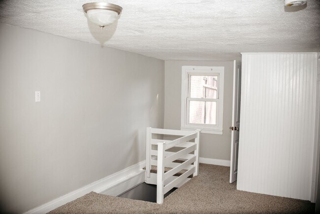 Building Photo - 145 Race St