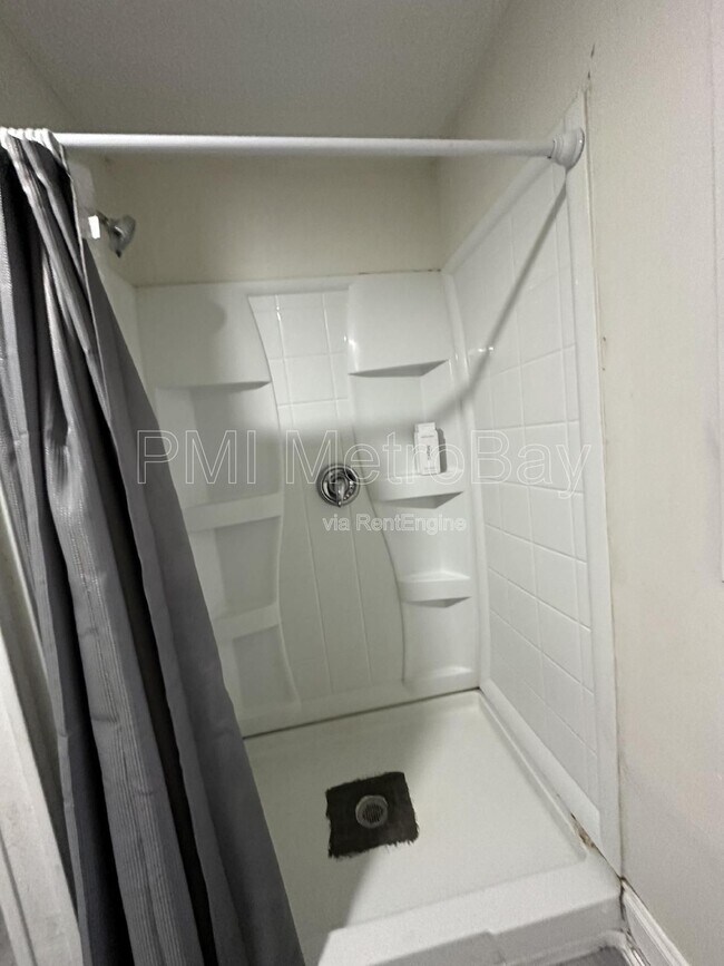 Building Photo - 8210 N Klondyke St