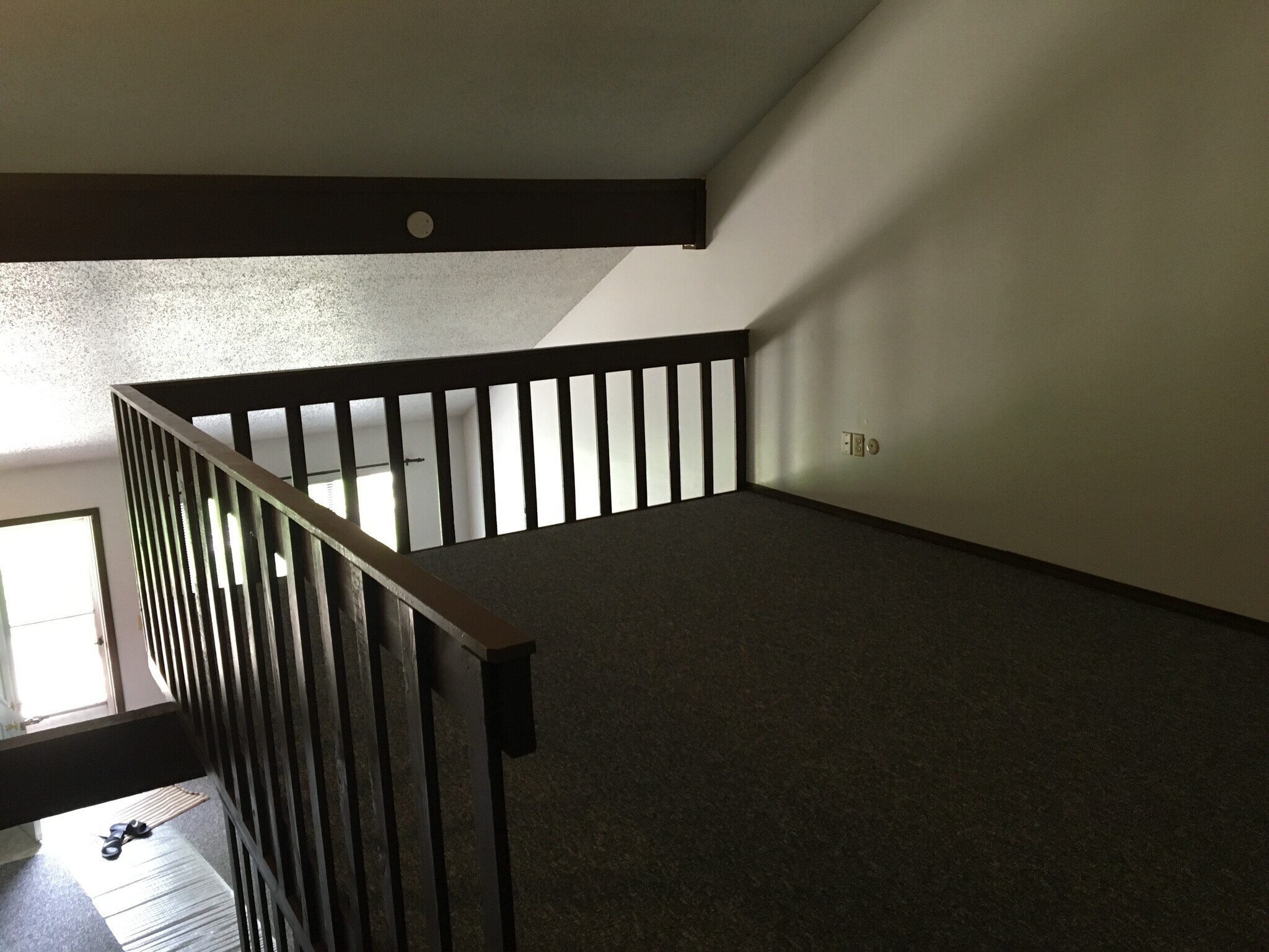 Building Photo - 804 Village Dr