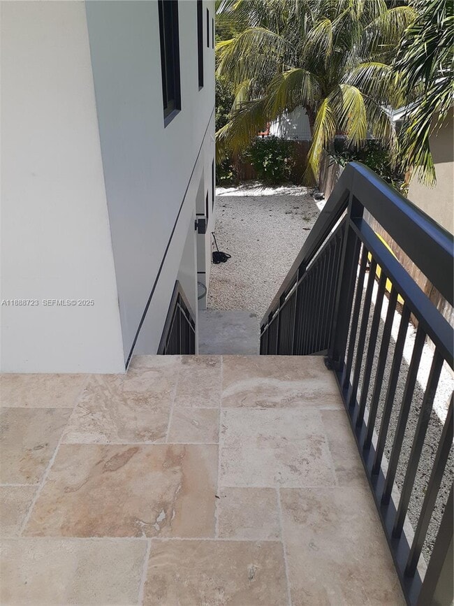 Building Photo - 23 Jenny Ln