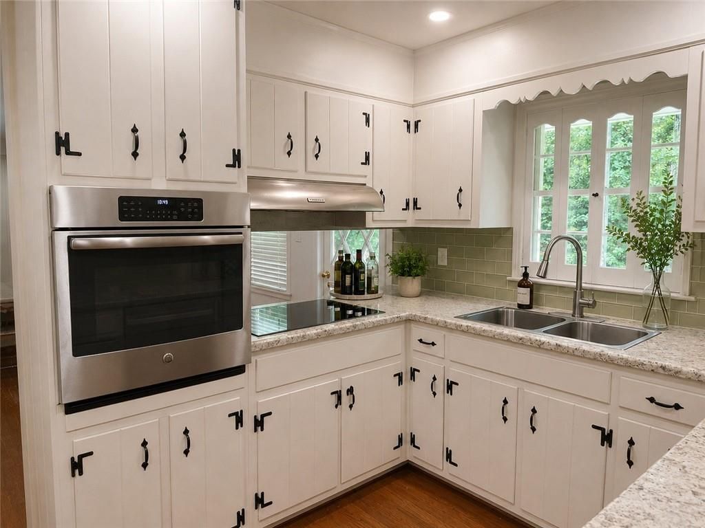 Building Photo - 505 Forest Hills Dr