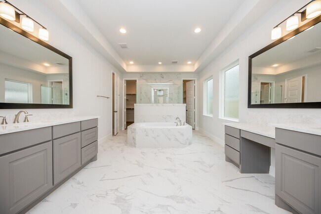 Building Photo - 21515 Blue Porterweed Trl