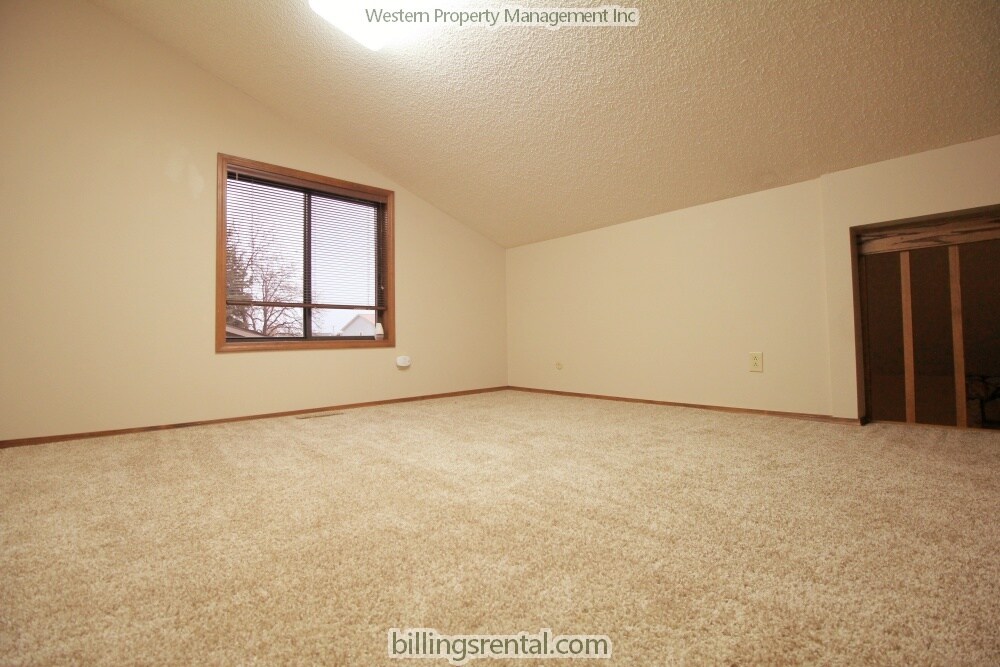 Loft Bedroom - 3254 Granger Ave E