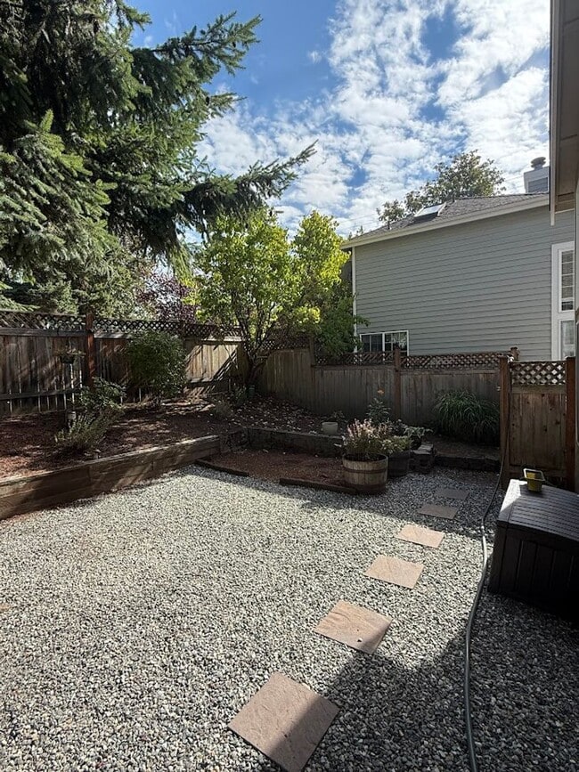 Building Photo - ? Charming 3BR/2.5BA Home in Kirkland, WA ?