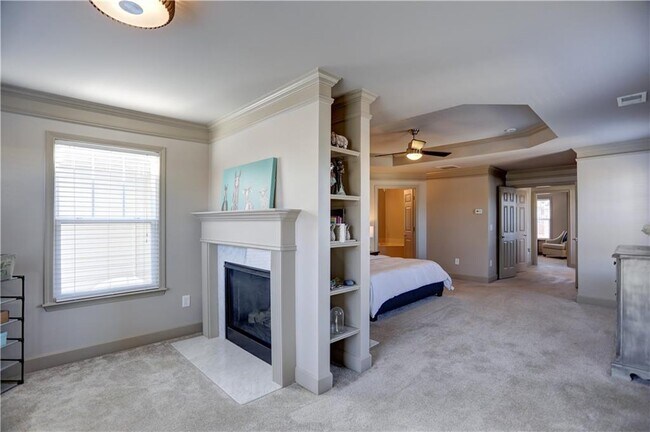 Building Photo - 3693 Lambert Ln