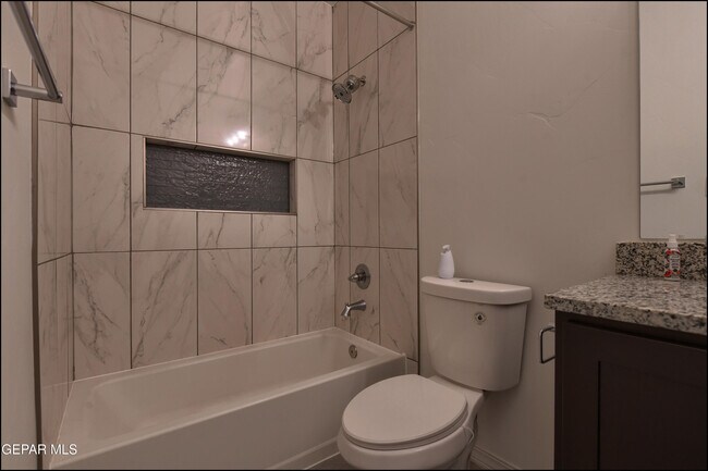 Building Photo - 12844 Giovanni Grajeda Ave