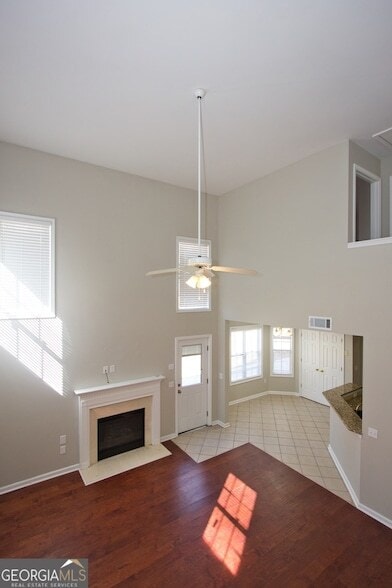 Building Photo - 585 Chapel Walk Ln SE