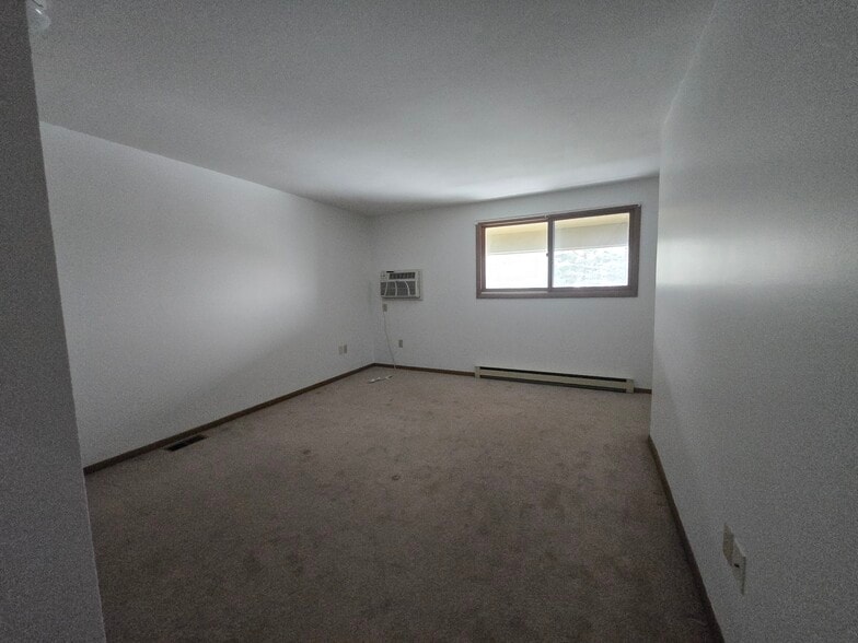 Building Photo - 33 4th Ave