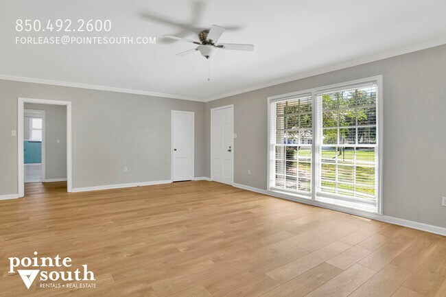 Building Photo - 703 Belrose Ave